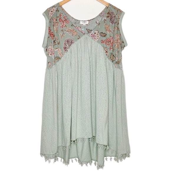 NWT Umgee Babydoll Floral Crochet Hem Top/Mini - Size Medium - Picture 2 of 7